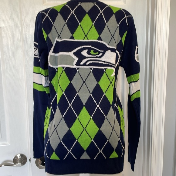 NFL TEAM APPAREL SEATTLE SEAHAWKS ARGYLE PRINT SWEATER NAVY BLUE & GREEN Size S - Picture 9 of 14